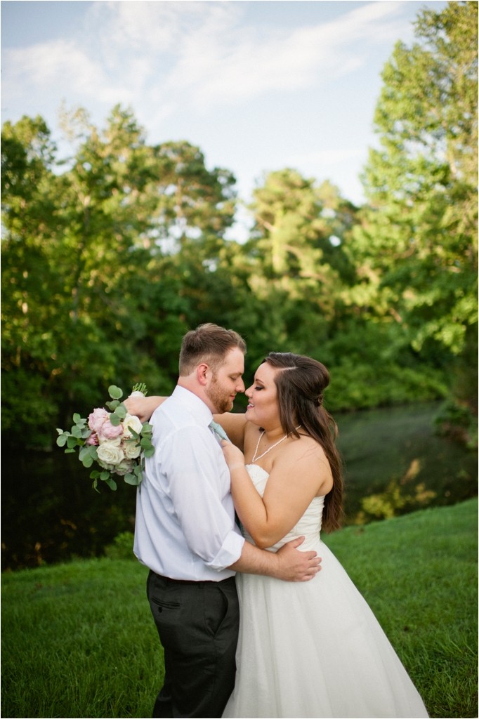 Erika and Ben Wedding Conroe Texas shabby chic carriage house summer outdoor_0022