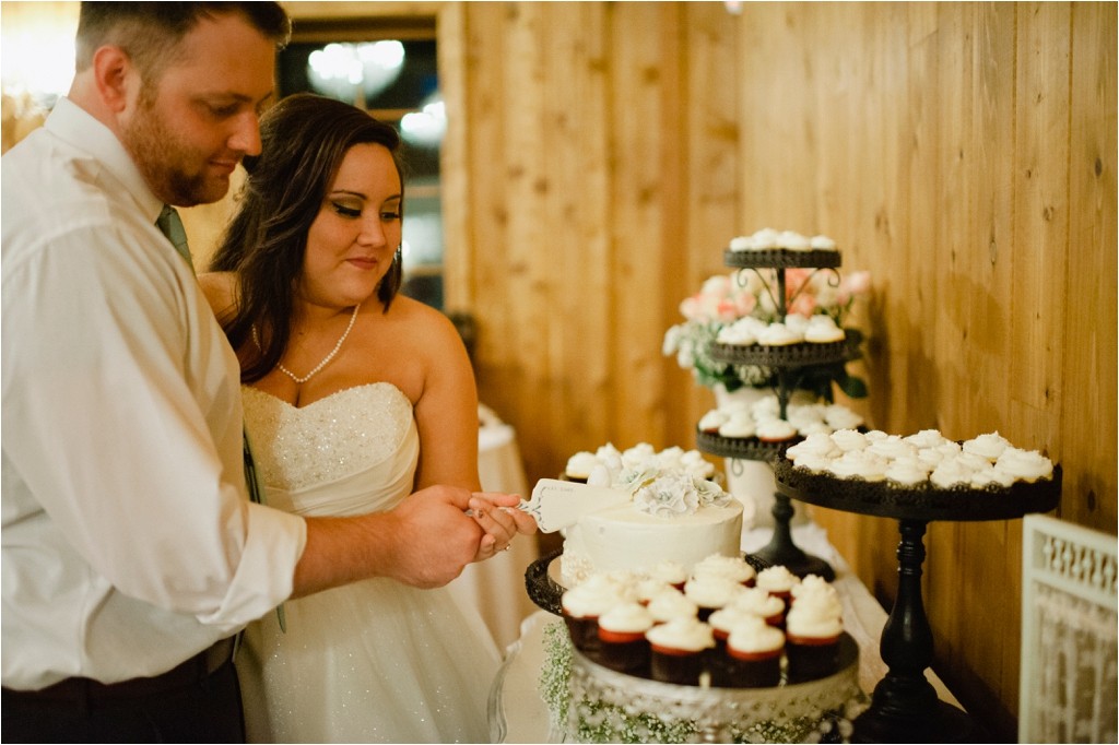 Erika and Ben Wedding Conroe Texas shabby chic carriage house summer outdoor_0037