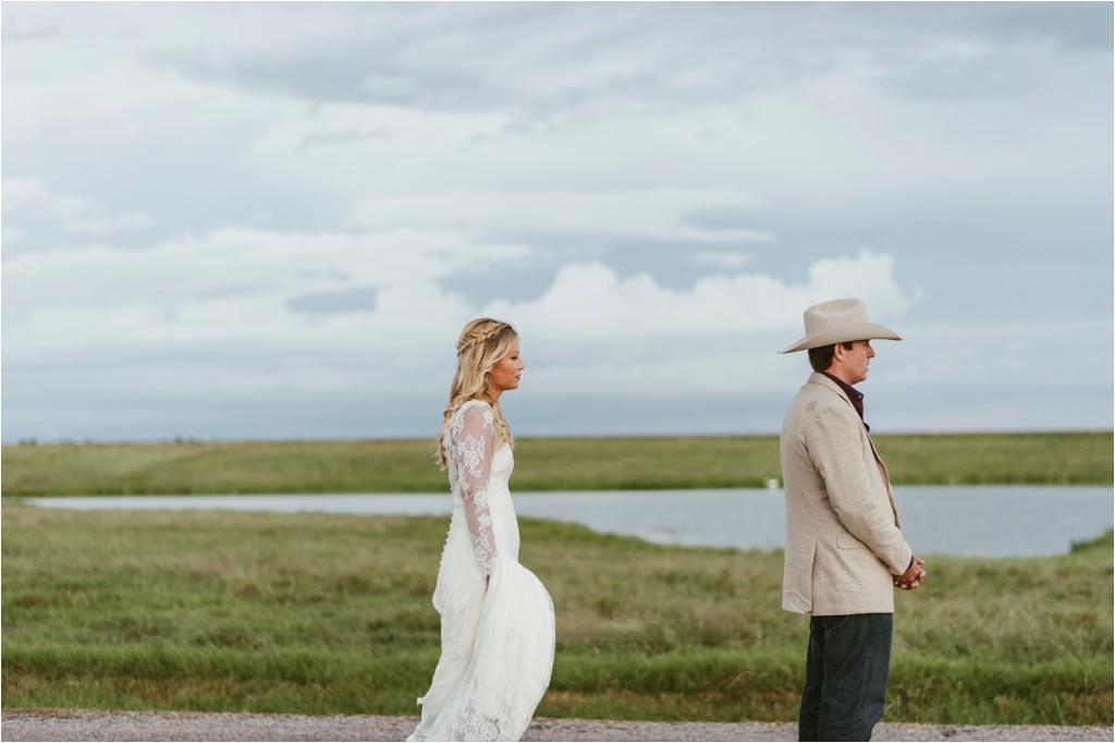 kelsey-and-cole-rustic-chic-wedding-austin-texas-lace-dress-bohemian-bouquet-cowboy-boots-barn-reception_0036