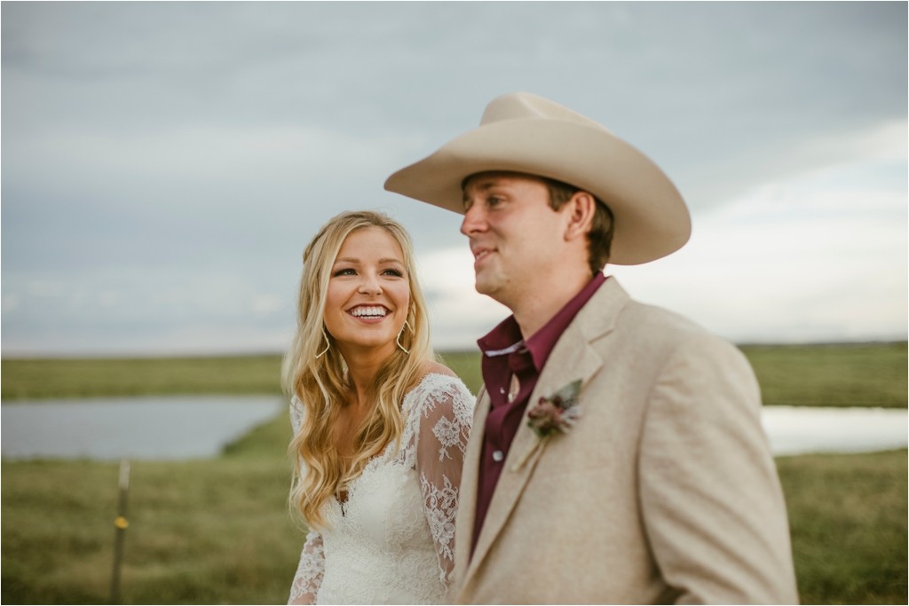 kelsey-and-cole-rustic-chic-wedding-austin-texas-lace-dress-bohemian-bouquet-cowboy-boots-barn-reception_0042